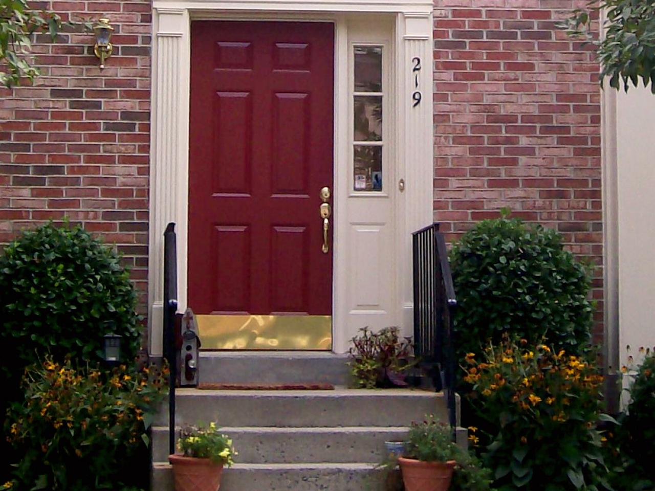 hsold210-red-front-door.jpg.rend.hgtvcom.1280.960